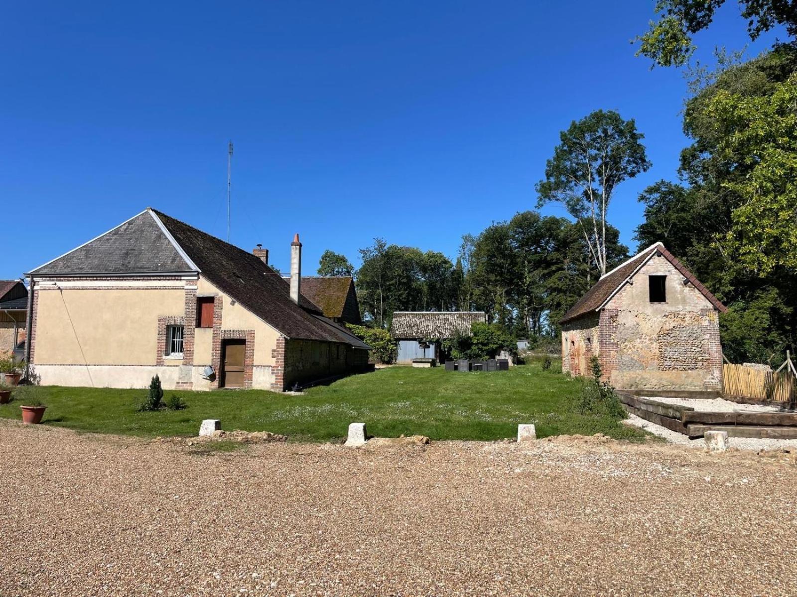 Gite A La Ferme De Sainte Radegonde Lanneray المظهر الخارجي الصورة
